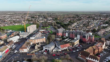 Aufsteigende-Drohne,-4K-Luftaufnahmen-Der-Innenstadt-Von-Wickford,-Essex,-Großbritannien