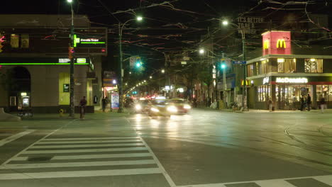 Zeitraffer-Einer-Straßenkreuzung-In-Toronto