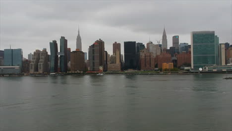 New-York-City-Skyline,-Cloudy-Day