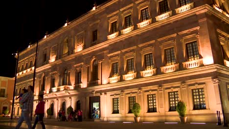 Downtown-Saltillo-Mexico.-Central-square-and-Government-Palace