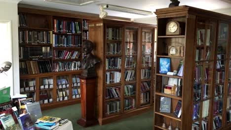 Bibliothek-Der-Gesellschaft-Für-Parapsychologische-Forschung-In-Kensington,-West-London