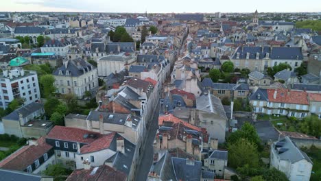 Modernes-Viertel-Der-Stadt-Poitiers,-Frankreich