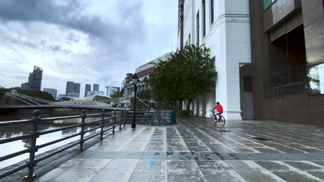 Paseo-Por-El-Río-Singapur-Con-El-Puente-Anderson-Junto-Al-Río-En-Un-Día-Sombrío-En-Singapur