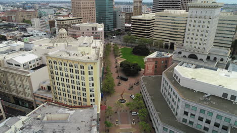 Toma-Aérea-De-Drones-De-Edificios-Y-Calles-De-Oakland,-California,-Ciudad-De-Oakland,-Imágenes-De-4k