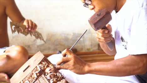 Bali-Indonesien-Handwerkskunst-Indonesier-Menschen