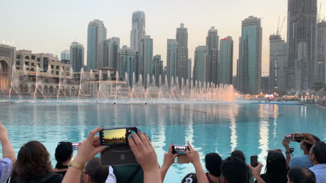 Hundreds-of-waterjets-dancing-beautifully-in-a-water-show-at-the-Dubai-Fountain
