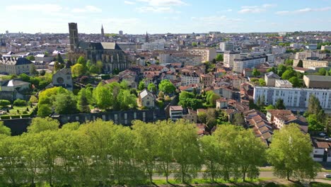 Cathedral-of-Saint-Etienne-seen-above-the-Vienne-Limoges-in-France