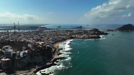 Luftbildübersicht-Der-Küste-Von-Mazatlan,-Sonniger-Tag-In-Sinaloa,-Mexiko