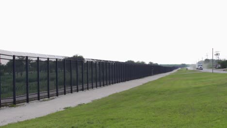 Border-Fence-separating-Del-Rio-Texas-and-Acuna-Mexico