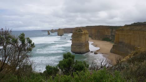 Twelve-Apostles---limestone-stacks-off-the-shore-of-Port-Campbell-National-Park,-the-Great-Ocean-Road,-Victoria,-Australia