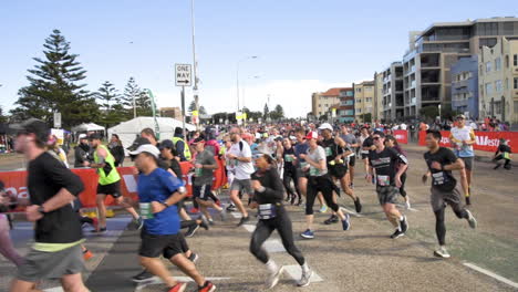 Final-corner-at-Bondi-Beach-finish-line-for-runners-City2Surf-2019-presented-by-Westpac