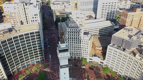 Monumento-A-Los-Soldados-Y-Marineros-En-El-Centro-De-La-Ciudad-De-Indianápolis.