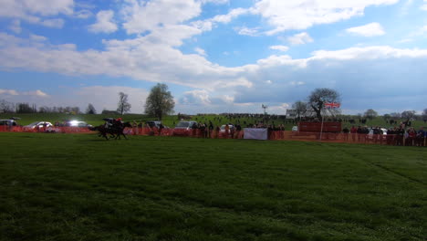 horse-racing-tight-photo-finish-at-p2p-races
