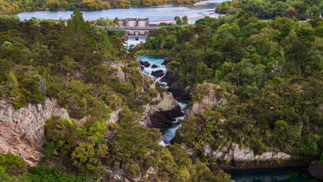 Zeitraffer-Der-Wasserabgabe-Aus-Dem-Aratiatia-Damm-In-Der-Nähe-Von-Taupo,-Neuseeland