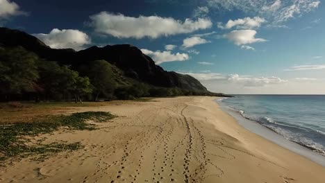 Hawaii---Flying-along-the-coast-of-Hawaii-4