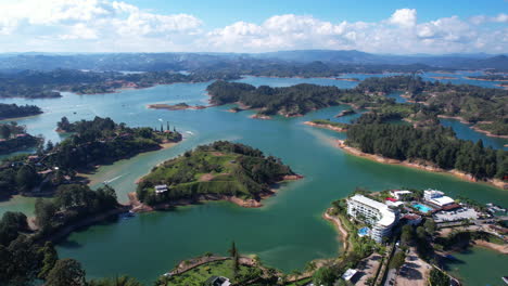 Lago-De-Guatapé,-Colombia