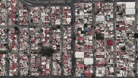 Aerial-perspective-of-Ecatepec's-streets-and-avenues,-suburban-areas-of-CDMX