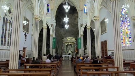 Innenraum-Des-Kirchenheiligtums-Von-Lajas-In-Ipiales,-Kolumbien