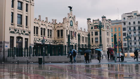 UHD-4K-Locked-down-shot-of-Estacio-Nord-on-a-rainy-winter-afternoon