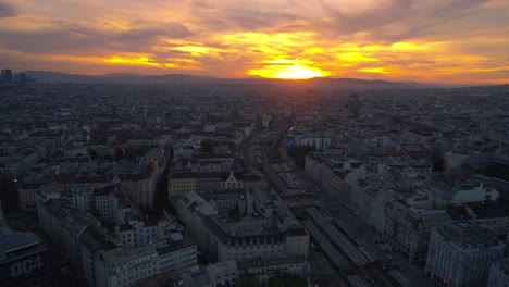 Antena-De-Drones-De-Viena,-Centro-De-La-Ciudad-Al-Amanecer-En-Austria