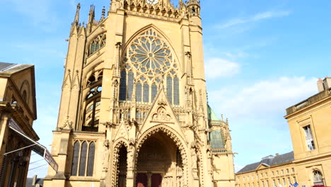 Französische-Gotische-Kathedrale-Des-Heiligen-Stephan-In-Der-Stadt-Metz-In-Moselle,-Lothringen,-Frankreich