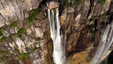 Salto-Ángel-En-Las-Tierras-Altas-De-Guayana-En-El-Estado-Bolívar,-Sureste-De-Venezuela