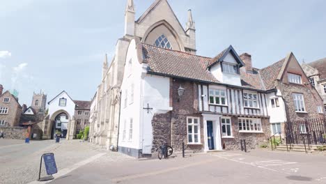 Historic-buildings-in-the-close-at-city-cathedral-entranceway-Erpingham-gate