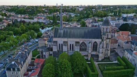 Kirche-Saint-Radegonde,-Poitiers-In-Frankreich