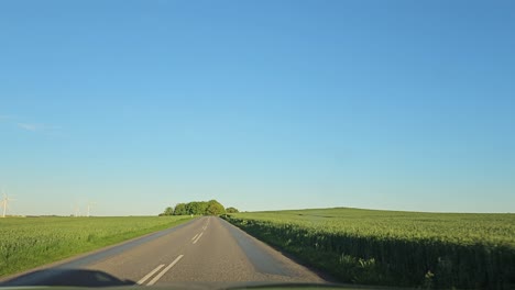 Pov-Drive-En-La-Dinamarca-Rural-En-Primavera