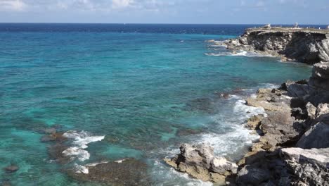 Impresionante-Vista-De-La-Isla-Isla-Mujeres-En-El-Mar-Caribe,-Frente-A-La-Costa-De-Cancún.