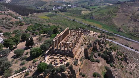 Valle-De-Los-Templos:-Toma-Cinematográfica-De-Un-Dron-En-órbita