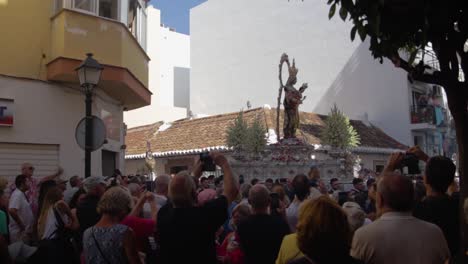 Ein-Redaktionelles-Video-Vom-Rosario-Karneval-In-Fuengirola,-Südspanien