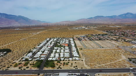 Parque-De-Casas-Móviles-En-La-Ciudad-De-Desert-Hot-Springs-En-El-Condado-De-Riverside,-California