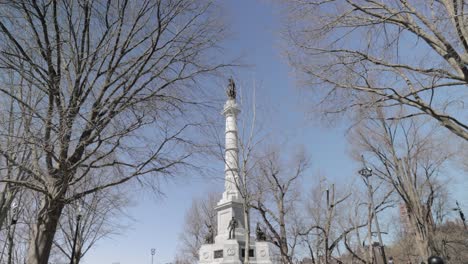 El-Monumento-A-Los-Soldados-Y-Marineros-Es-Un-Monumento-En-Boston-Común-En-El-Centro-De-Boston-El-Fin-De-Semana-De-Pascua-En-4k