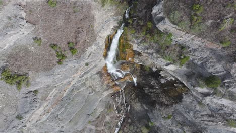 Vista-Aérea-Sobre-El-Velo-Nupcial-Inferior-Cae-En-American-Fork-Canyon,-Utah-Durante-La-Primavera