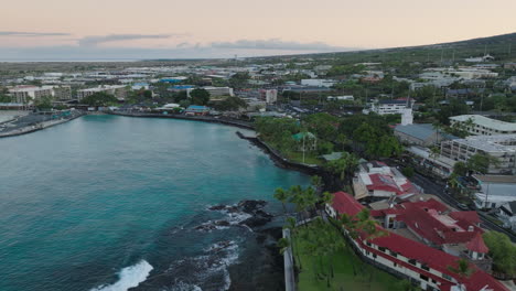 Kailua-Kona,-Hawaii,-Morgen-Drohnenaufnahme,-Mai-2024-–-Clip-06