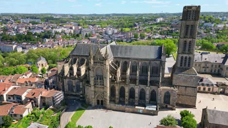 Catedral-De-Saint-Etienne-Y-Abadía-De-Sainte-Marie-De-La-Regle,-Limoges-En-Francia