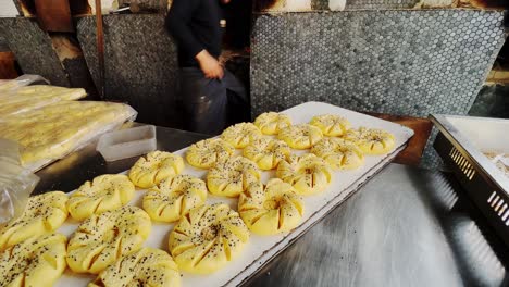 Tolle-Aussicht-Auf-Frisch-Gebackenes-Tandoor-Brot-X,-Taschkent,-Usbekistan