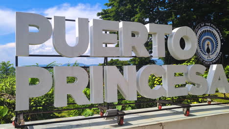 Puerto-Princesa-Landmark-Sign,-Plaza-Cuartel,-Palawan-Island-Philippines