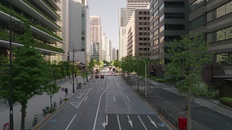 Empty-streets-inside-pristine-futuristic-and-modern-city-with-skyscrapers