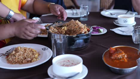 Eating-Chinese-food-in-the-Restaurant