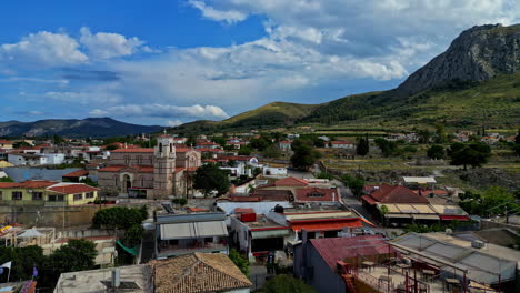 Santa-Iglesia-De-La-Dormición-De-La-Santísima-Theotokos-En-Archaia-Korinthos,-Peloponeso,-Grecia