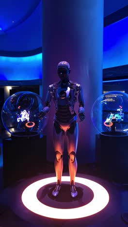 Vertica-Video,-Robot-With-AI-Talking-to-Visitors-in-Sphere-Experience,-Las-Vegas-USA