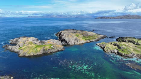 Drone-coastline-of-The-Beara-Peninsula-in-West-Cork-Ireland,unspoiled-natural-beauty