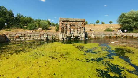 Eflatunpınar-Denkmal,-Hethitische-Denkmäler-In-Konya-Türkei-Im-Sommer