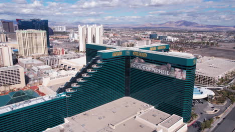 Aerial-View-of-MGM-Grand-Hotel-Casino-on-Las-Vegas-Strip-on-Sunny-Day,-Nevada-USA