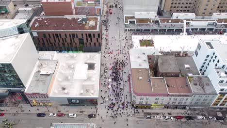 City-Rally-Montreal-Jährliche-Protest-Gegen-Polizeigewalt-Quebec-Kanada-Luftaufnahme