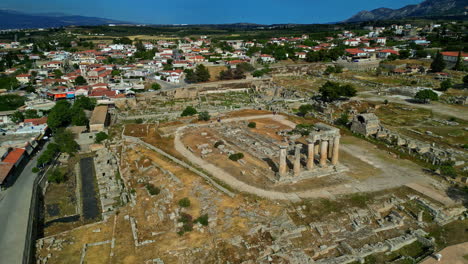 Ruinas-Del-Templo-De-Apolo-En-Delfos,-Antigua-Corinto-En-Grecia