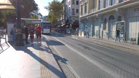 Cinematic-shot-of-Sunny-day-in-Taksim,-Beyoglu