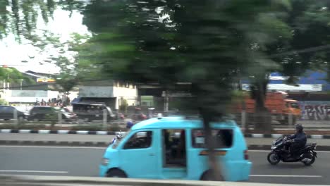 view-of-the-highway-from-the-train-window